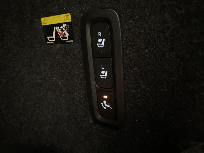 Volvo XC40 D4 AWD R-DESIGN AUT 2.0 d