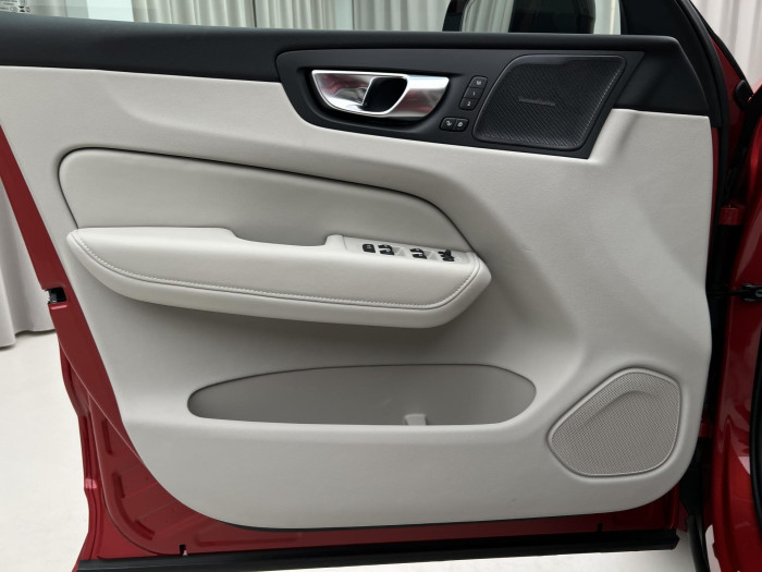 Volvo XC60 T6 AWD RECHARGE ULTRA DARK AUT