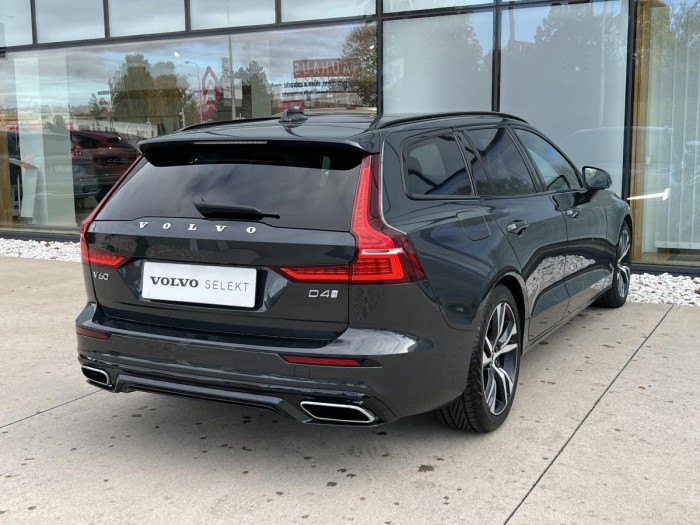 Volvo V60 D4 R-DESIGN NAVIGACE 1.maj. 2.0 d