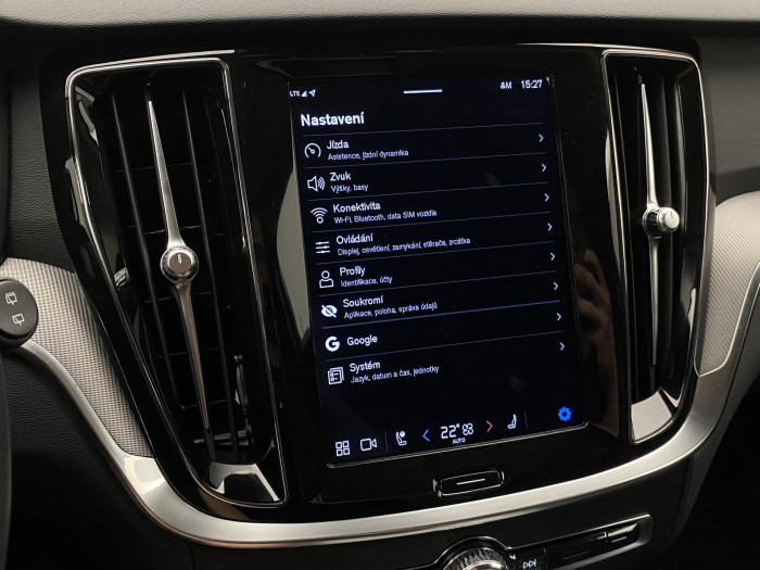 Volvo V60 B4 PLUS DARK AUT 1.maj.