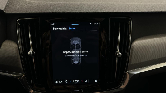Volvo V90 CROSS COUNTRY B4 AWD REZERVACE