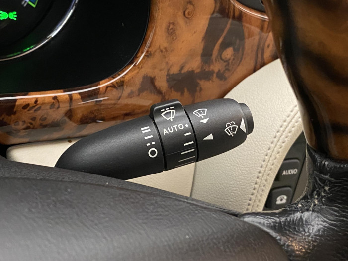 Jaguar XJ 4.2 V8 L EXECUTIVE AUT 1.maj 4.2 V8 Executive