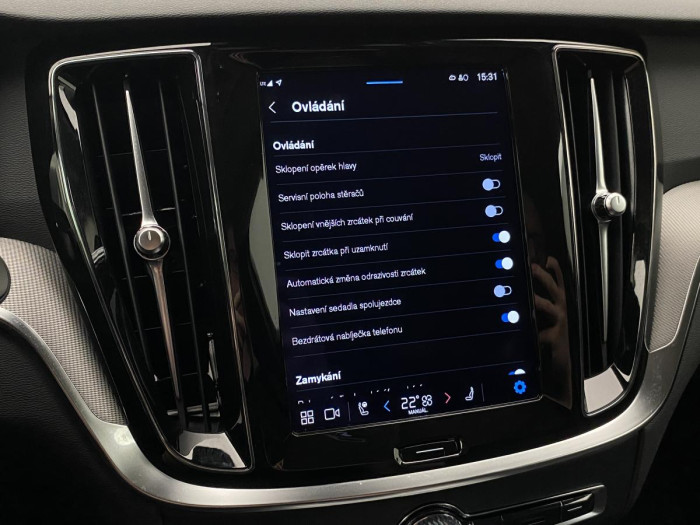 Volvo V60 B3 MOMENTUM AUT REZERVACE 2.0 Momentum