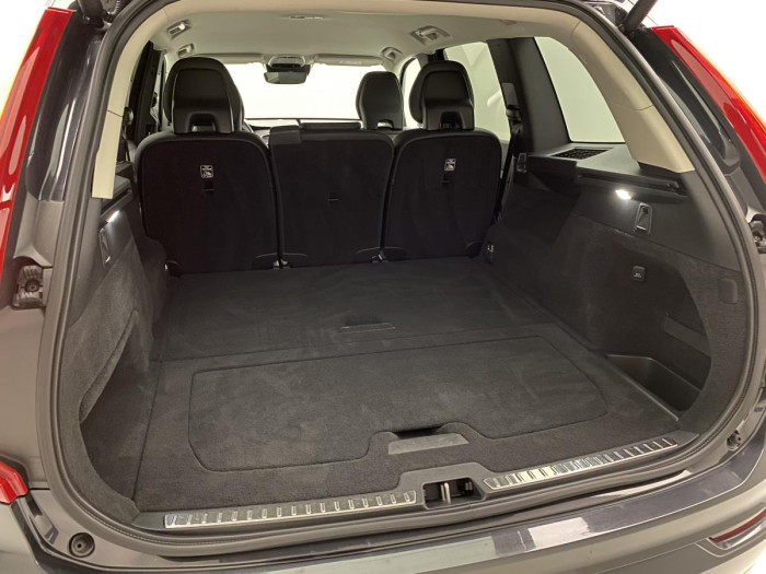 Volvo XC90 D5 AWD MOMENTUM AUT REZERVACE 2.0 d Momentum