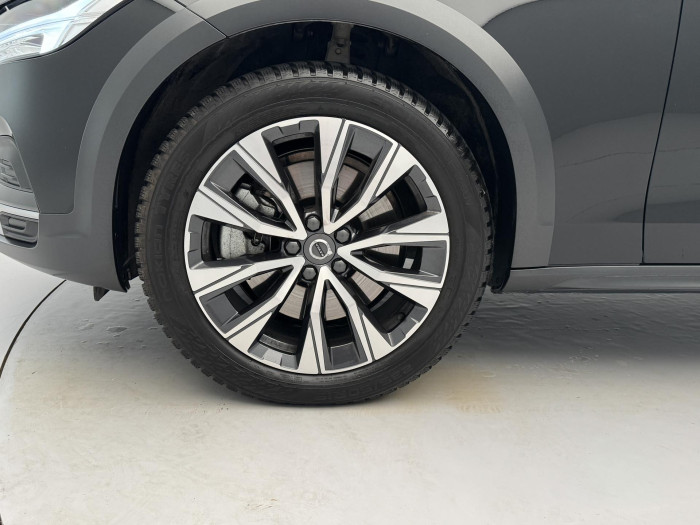 Volvo V90 CC B4 AWD PLUS CZ 1.maj
