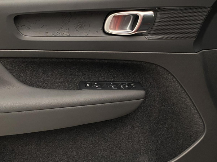 Volvo C40 PURE ELECTRIC TWIN ENGINE PLUS Plus