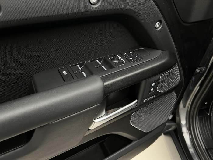 Land Rover Defender 110 P525 V8 CARPATHIAN EDITION 5.0 V8 Edition