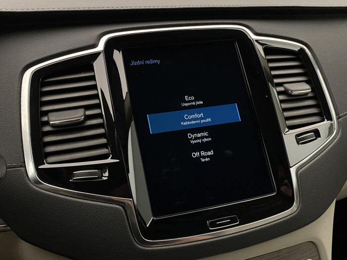 Volvo XC90 B5 AWD INSCRIPTION CZ AUT 7m
