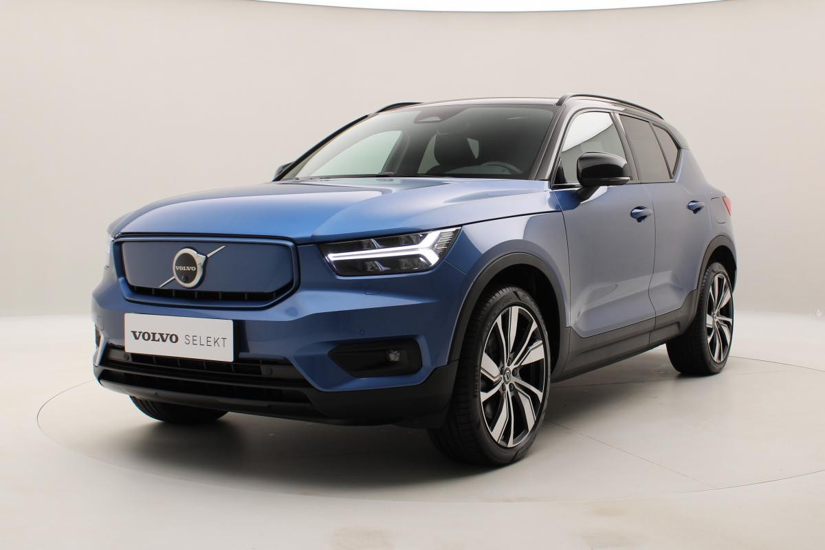 Volvo XC40 P8 AWD RECHARGE AUT REZERVACE