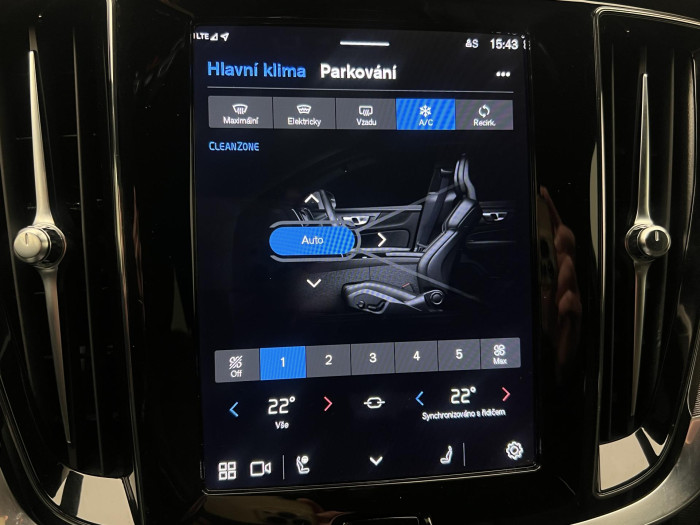 Volvo V60 CC B4 AWD PLUS AUT 1.maj.