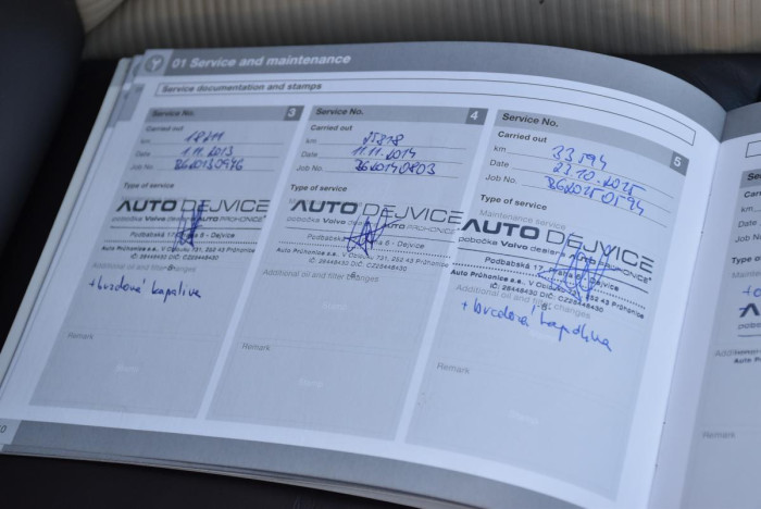 Volvo XC60 D5 AWD R-Design REZERVACE 2.4 d