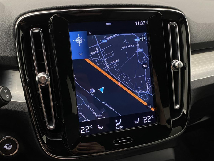 Volvo XC40 B4 MOMENTUM AUT REZERVACE 2.0 Momentum
