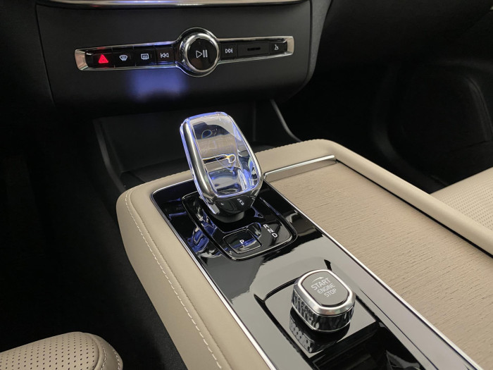 Volvo XC90 T8 AWD RECHARGE BRIGHT ULTRA 7