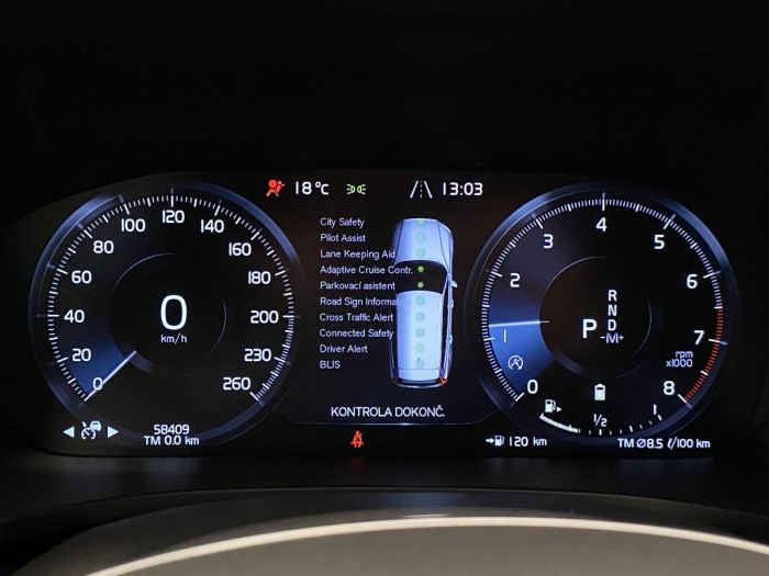 Volvo V60 B6 AWD R-DESIGN REZERVACE