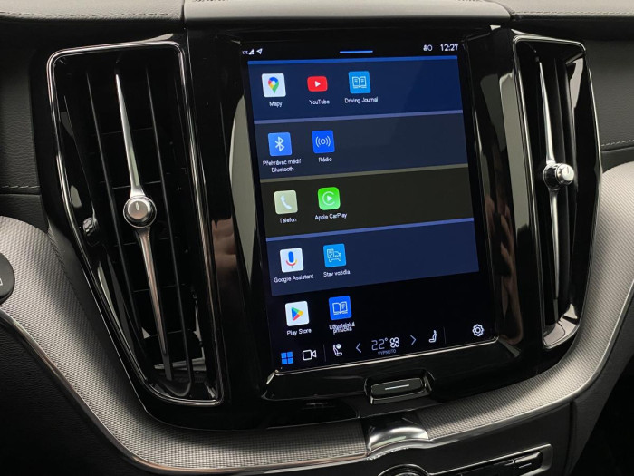 Volvo XC60 T6 AWD RECHARGE REZERVACE