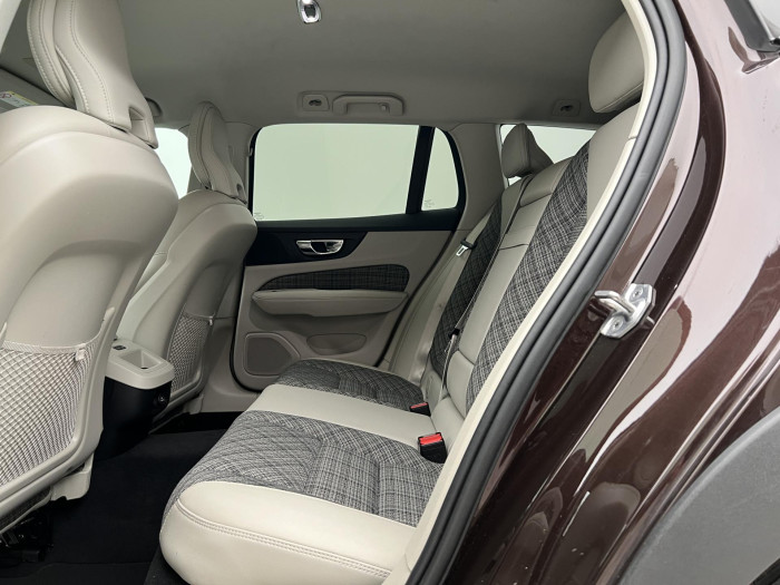 Volvo V60 CC D4 AWD AUT CZ 2.0 d CC CC