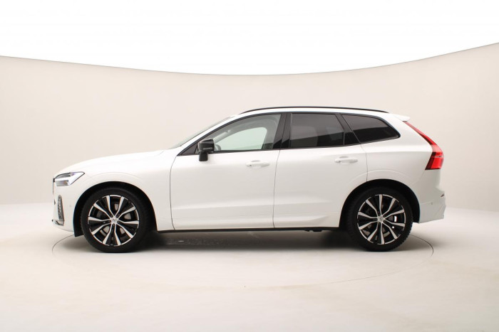 Volvo XC60 B4 AWD ULTIMATE AUT REZERVACE