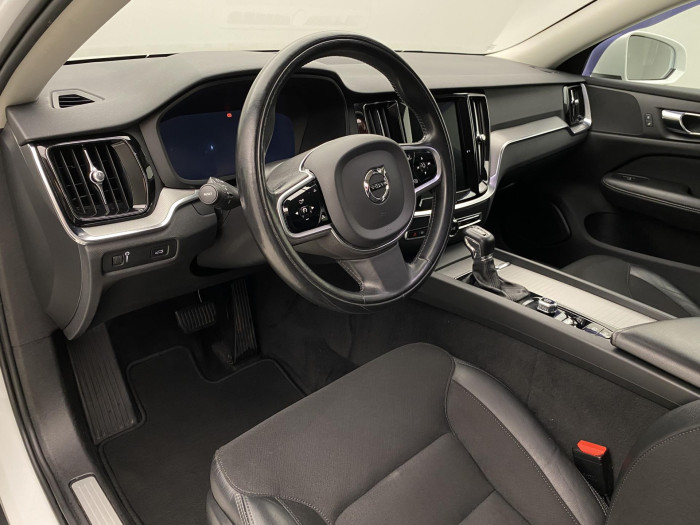Volvo V60 CC D4 AWD MOMENTUM AUT 2.0 d CC CC Momentum