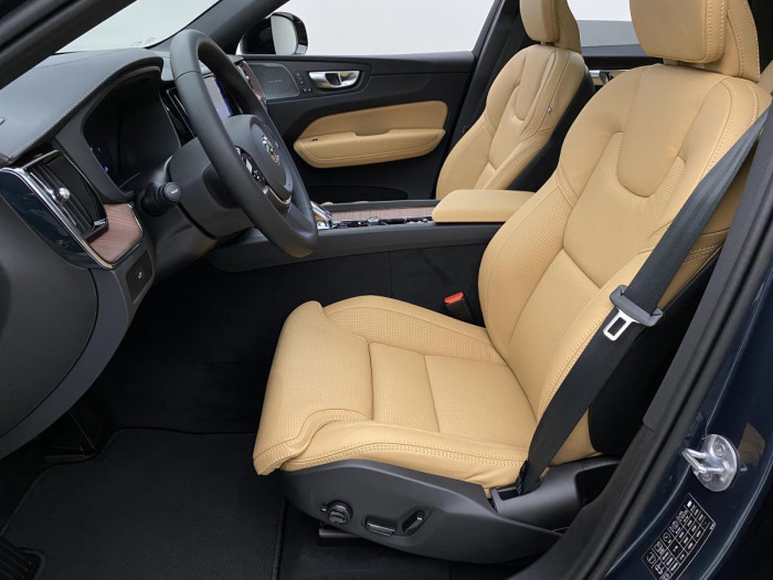 Volvo XC60 B4 AWD AUT DARK ULTIMATE