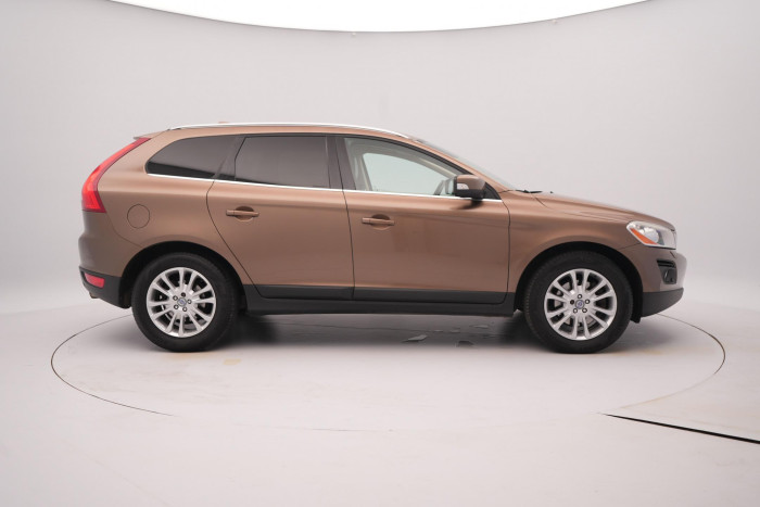 Volvo XC60 2.4D AWD SUMMUM AUT CZ 2.4 d Summum