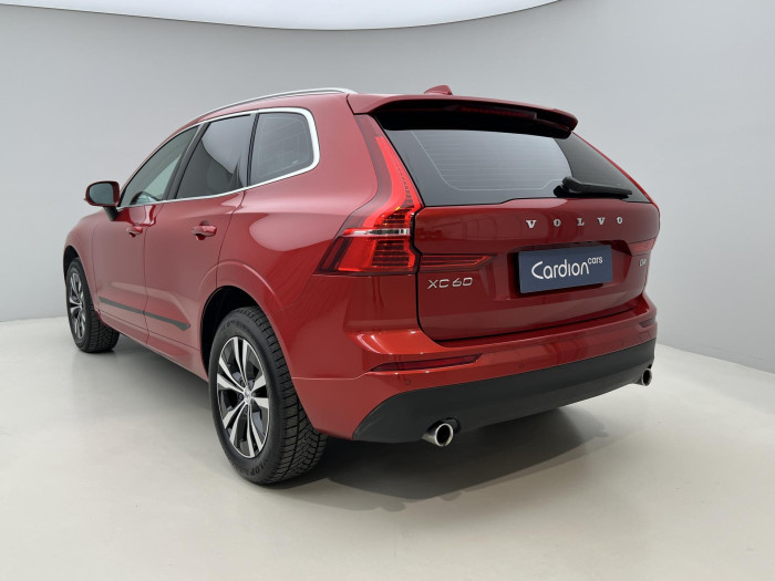 Volvo XC60 B4 AWD MOMENTUM AUT CZ 2.0 Momentum