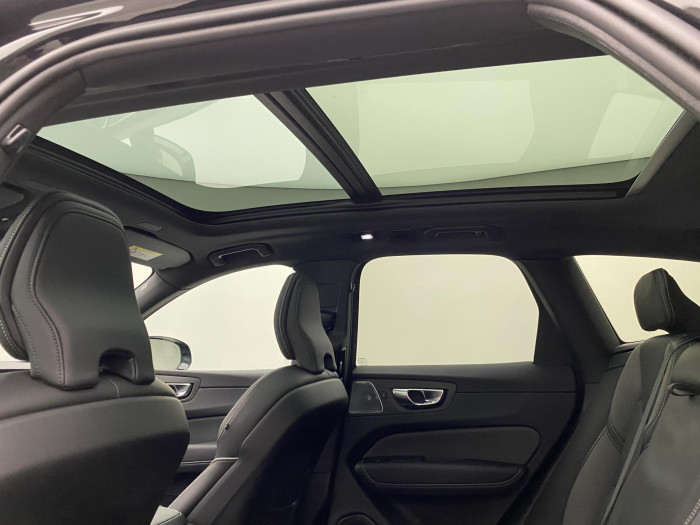 Volvo XC60 B5 AWD ULTRA BLACK EDITION CZ 2.0 Edition