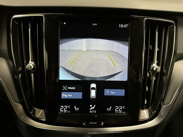 Volvo V60 D3 KINETIC NAVIGACE REZERVACE 2.0 d