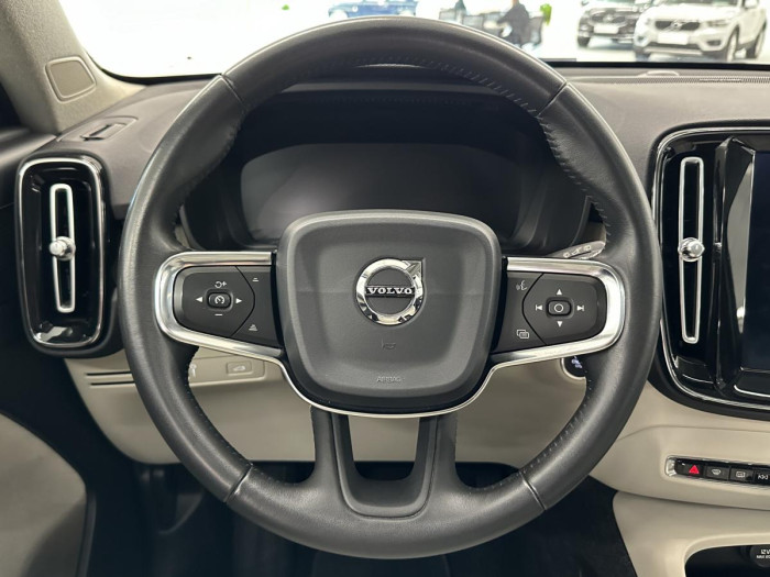 Volvo XC40 D3 INSCRIPTION REZERVACE 2.0 d