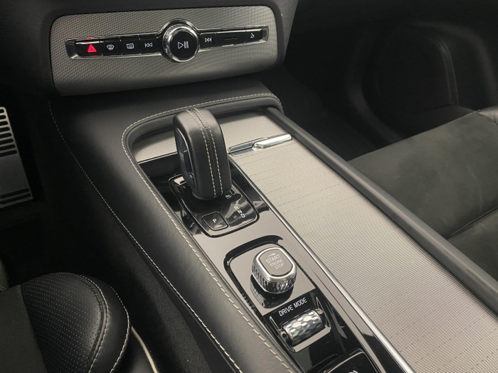 Volvo XC90 B5 AWD R-DESIGN AUT CZ