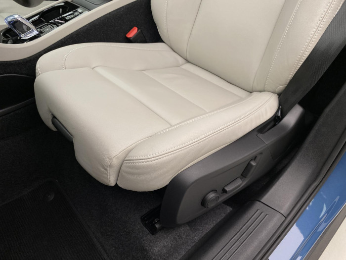 Volvo XC40 B4 DARK ULTRA AUT CZ