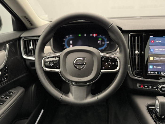 Volvo V90 T6 AWD RECHARGE DARK 1.maj