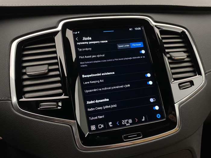 Volvo XC90 T8 AWD ULTIMATE DARK REZERVACE