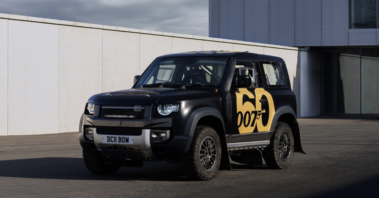 Land Rover slaví 60 let bondovek speciálním Defenderem upraveným pro rallye