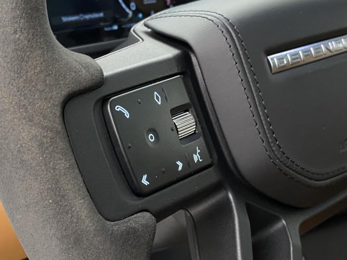 Land Rover Defender 110 P525 V8 EDITION AWD AUT CZ 5.0 V8 Edition