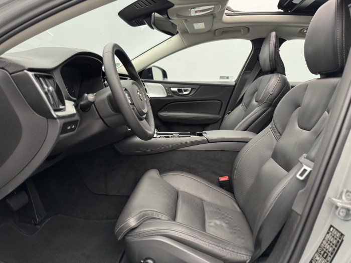 Volvo S60 T8 AWD RECHARGE ULTIMATE DARK