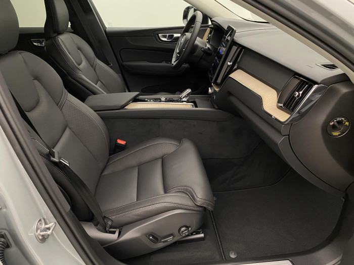 Volvo XC60 B5 AWD AUT DARK PLUS