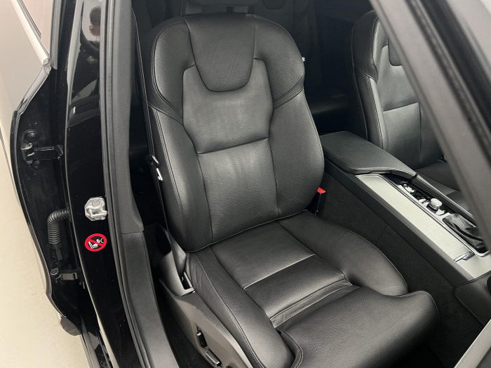 Volvo XC90 D5 AWD INSCRIPTION 7MÍSTNÁ AUT 2.0 d