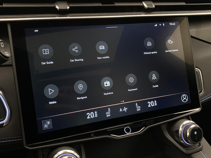 Lynk & Co 01 PHEV DCT AUT 1.maj REZERVACE