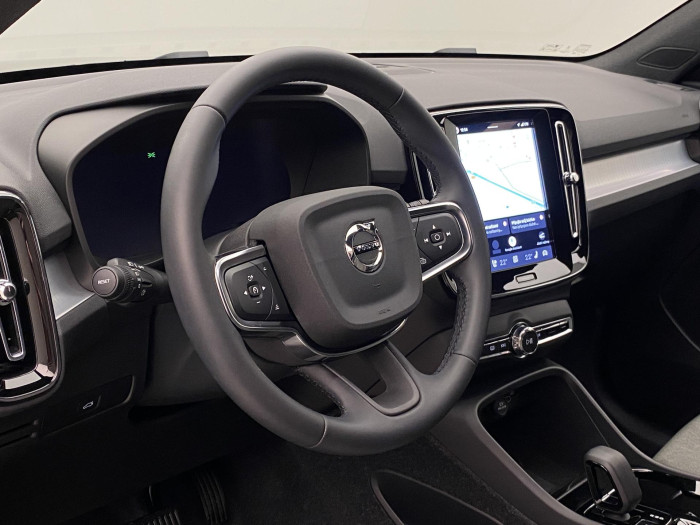 Volvo XC40 B3 DARK PLUS AUT CZ