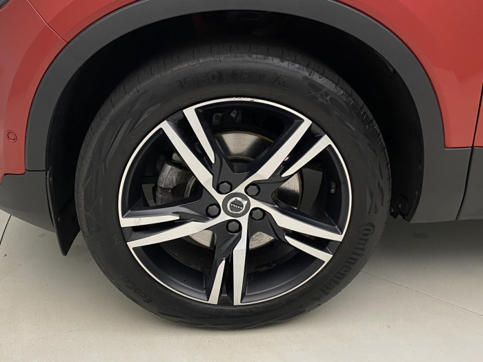 Volvo XC40 B5 AWD R-DESIGN AUT CZ 1.maj.