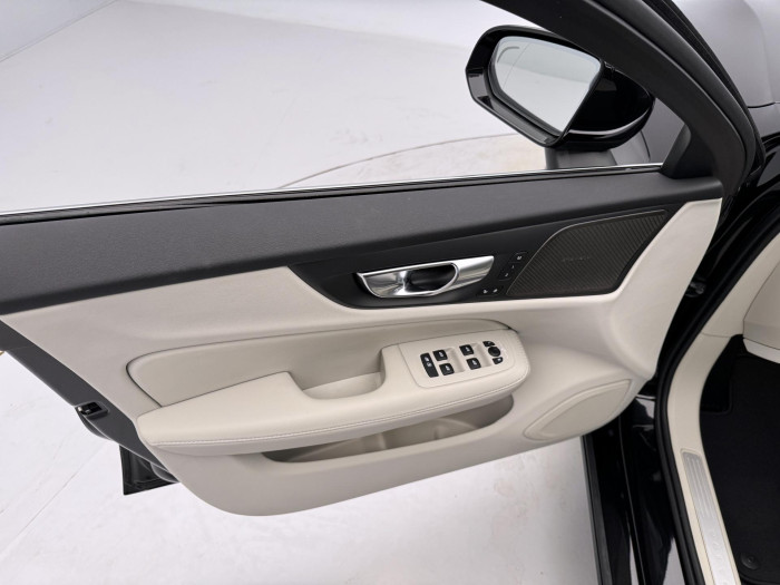 Volvo V60 T8 AWD Plug-in BRIGHT ULTRA
