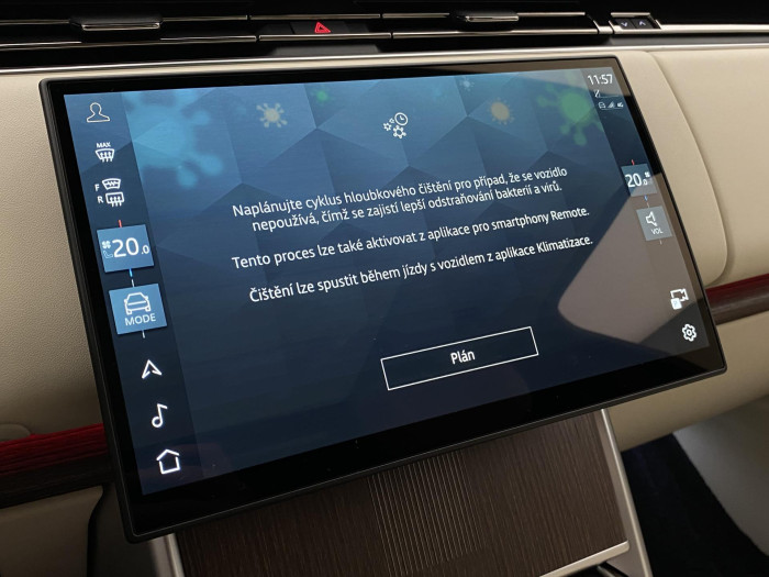 Land Rover Range Rover P550e AUTOBIOGRAPHY SWB