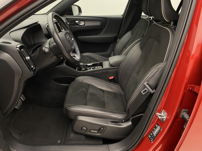 Volvo XC40 B5 AWD R-DESIGN AUT CZ 1.maj.