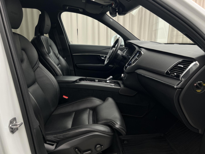 Volvo XC90 B5 AWD R-DESIGN 7MÍSTNÁ AUT