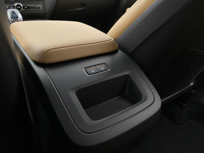 Volvo XC60 B5 AWD AUT DARK PLUS