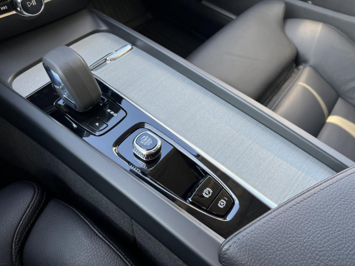 Volvo V60 CROSS COUNTRY B4 AWD REZERVACE