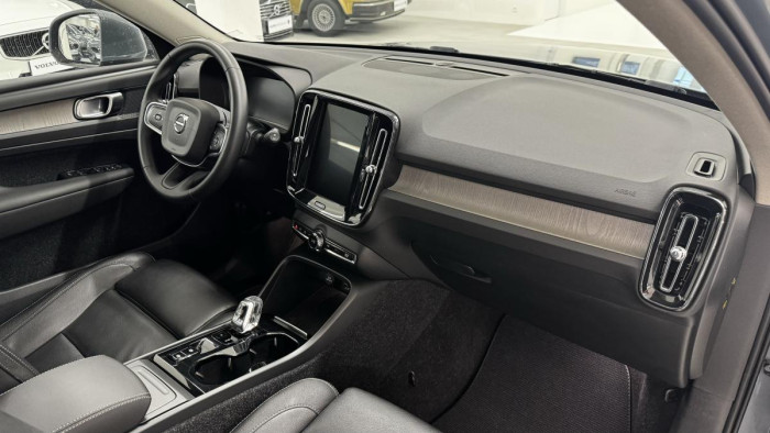 Volvo XC40 D3 INSCRIPTION REZERVACE 2.0 d