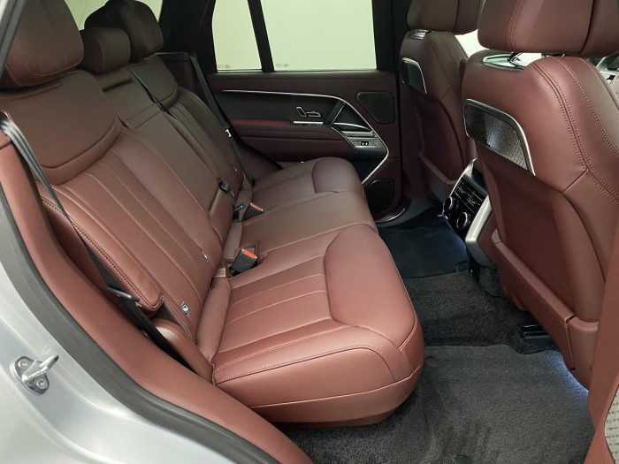 Land Rover Range Rover P550e AUTOBIOGRAPHY