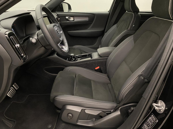 Volvo XC40 P6 RECHARGE ČR 69kWh REZERVACE