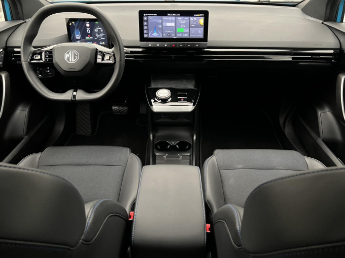 MG MG4 EV EXCLUSIVE 64 kWh CZ 1.maj. Exclusive